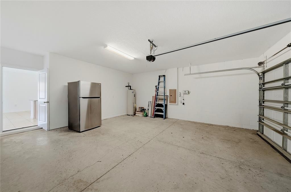 For Sale: $348,900 (4 beds, 2 baths, 1914 Square Feet)