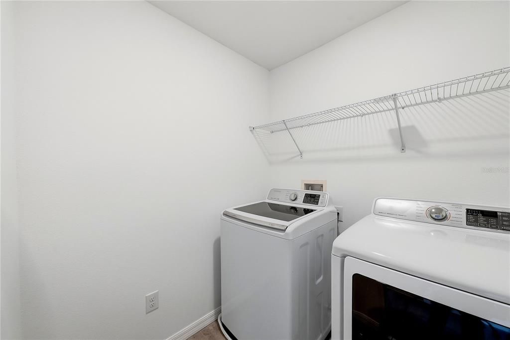 For Sale: $348,900 (4 beds, 2 baths, 1914 Square Feet)