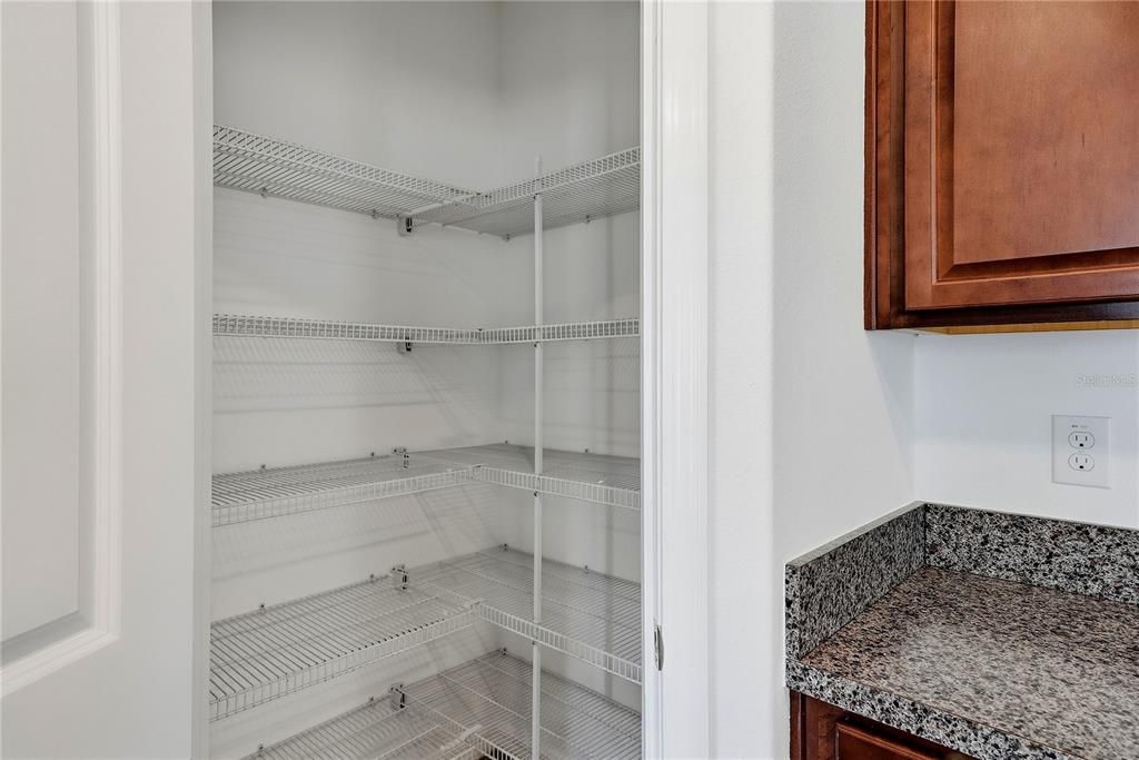 For Sale: $348,900 (4 beds, 2 baths, 1914 Square Feet)