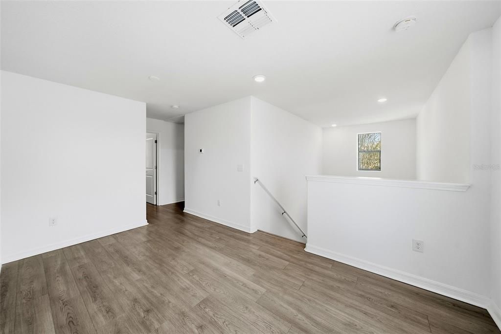 For Sale: $348,900 (4 beds, 2 baths, 1914 Square Feet)