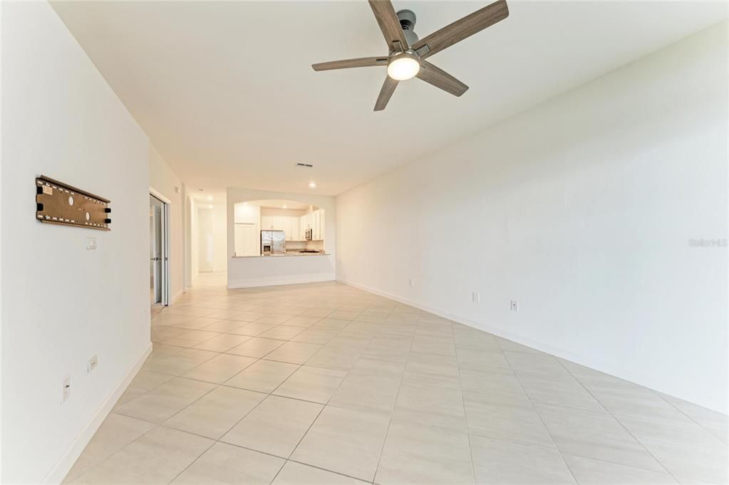 For Sale: $375,000 (3 beds, 2 baths, 1414 Square Feet)