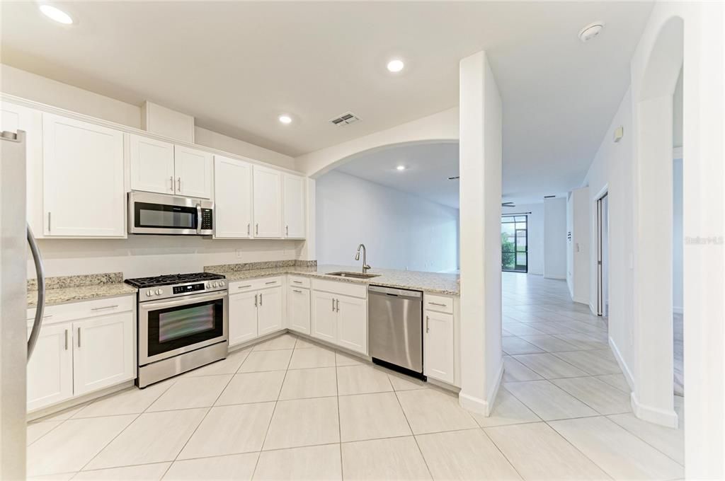 For Sale: $375,000 (3 beds, 2 baths, 1414 Square Feet)