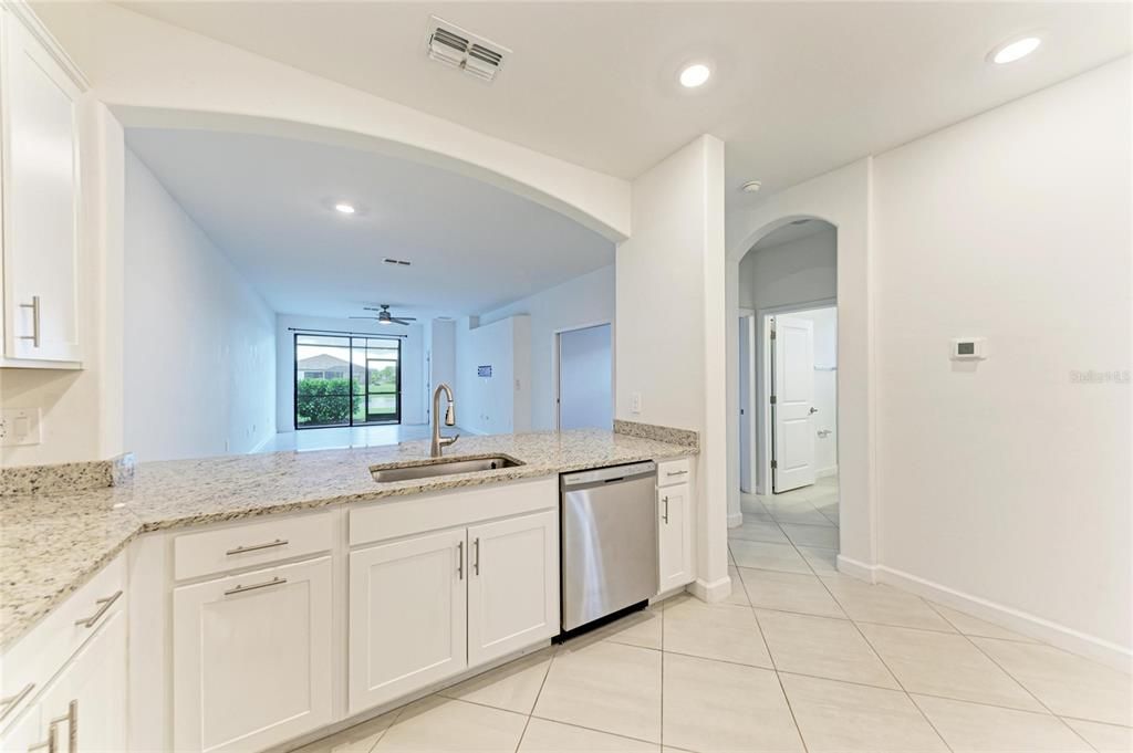 For Sale: $375,000 (3 beds, 2 baths, 1414 Square Feet)