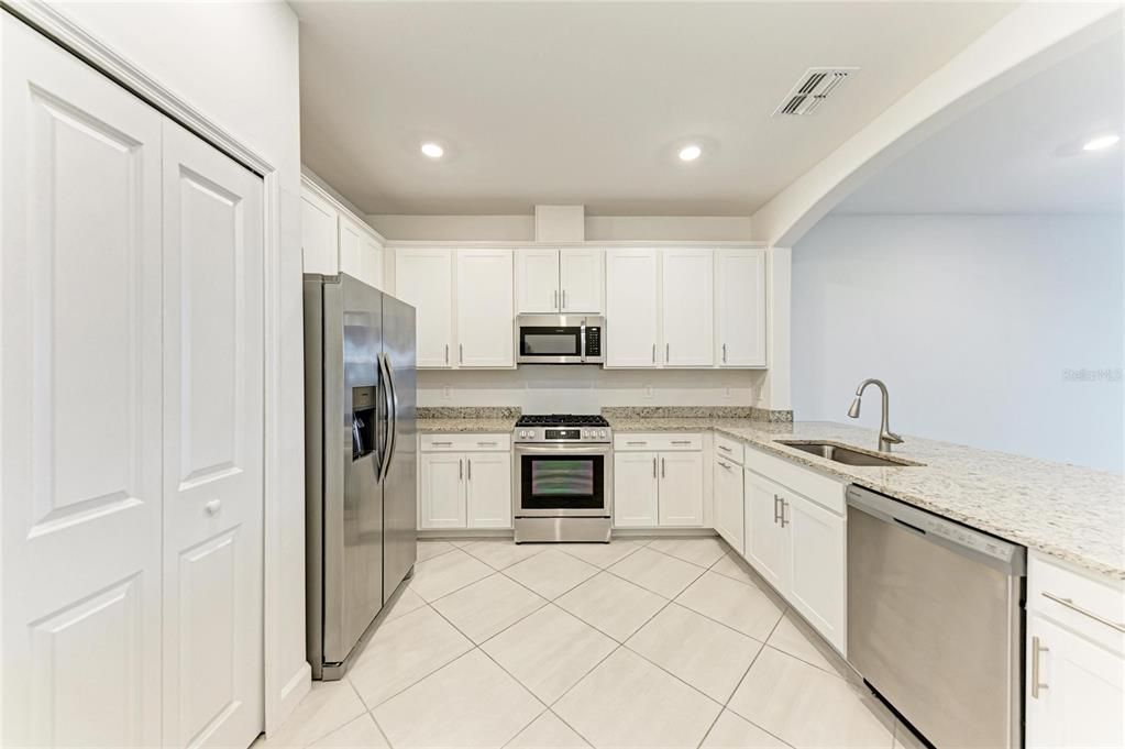 For Sale: $375,000 (3 beds, 2 baths, 1414 Square Feet)