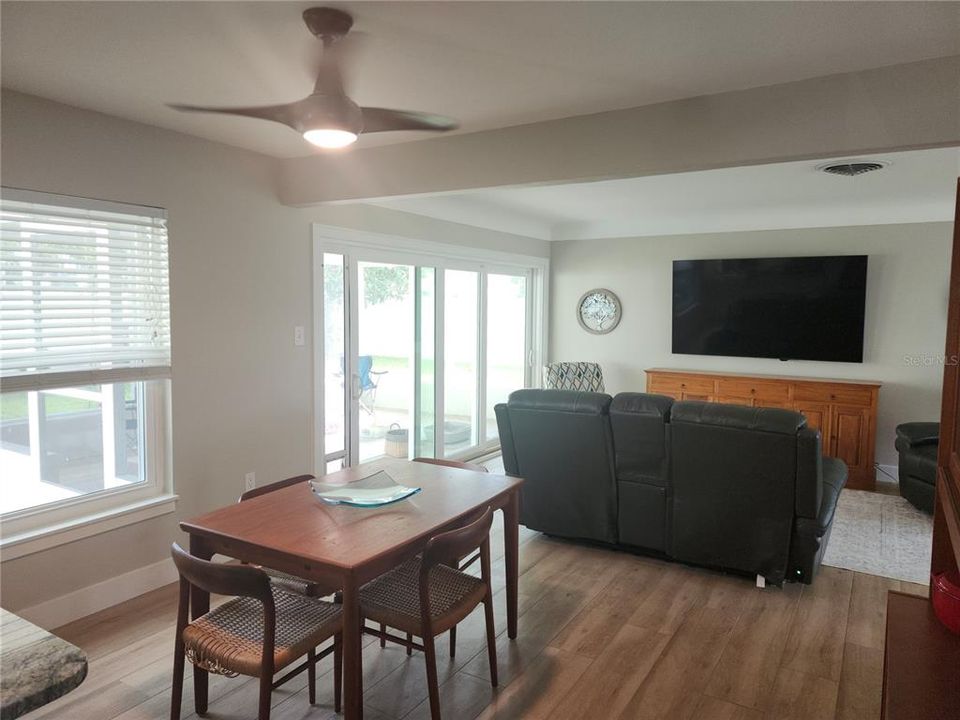 For Sale: $450,000 (2 beds, 2 baths, 1070 Square Feet)