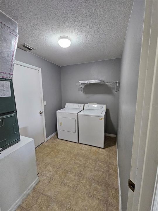 En Renta: $1,950 (3 camas, 2 baños, 2241 Pies cuadrados)