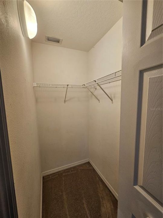 En Renta: $1,950 (3 camas, 2 baños, 2241 Pies cuadrados)