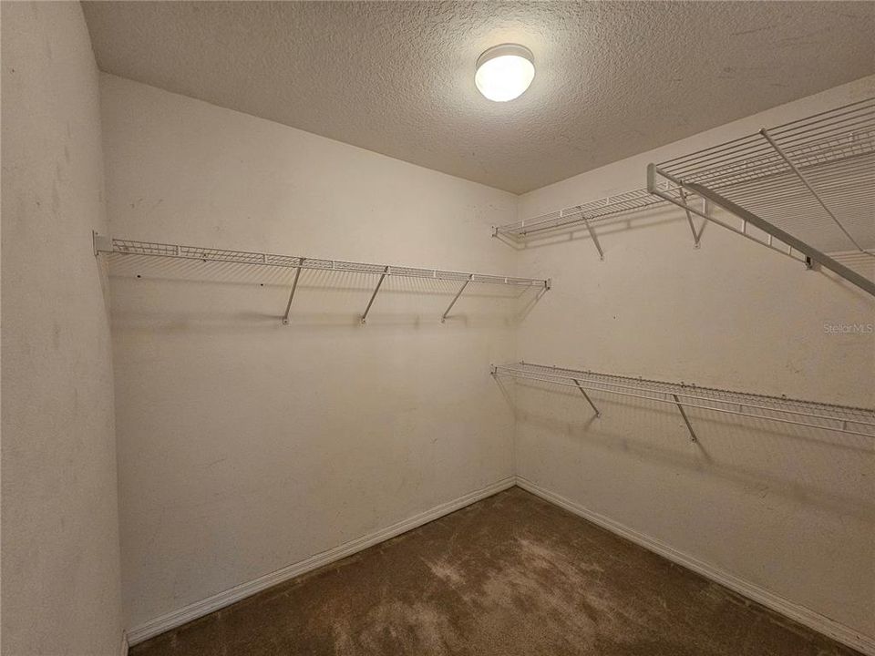 En Renta: $1,950 (3 camas, 2 baños, 2241 Pies cuadrados)