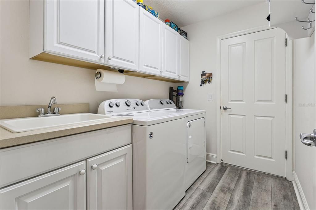 For Sale: $549,000 (3 beds, 3 baths, 2135 Square Feet)