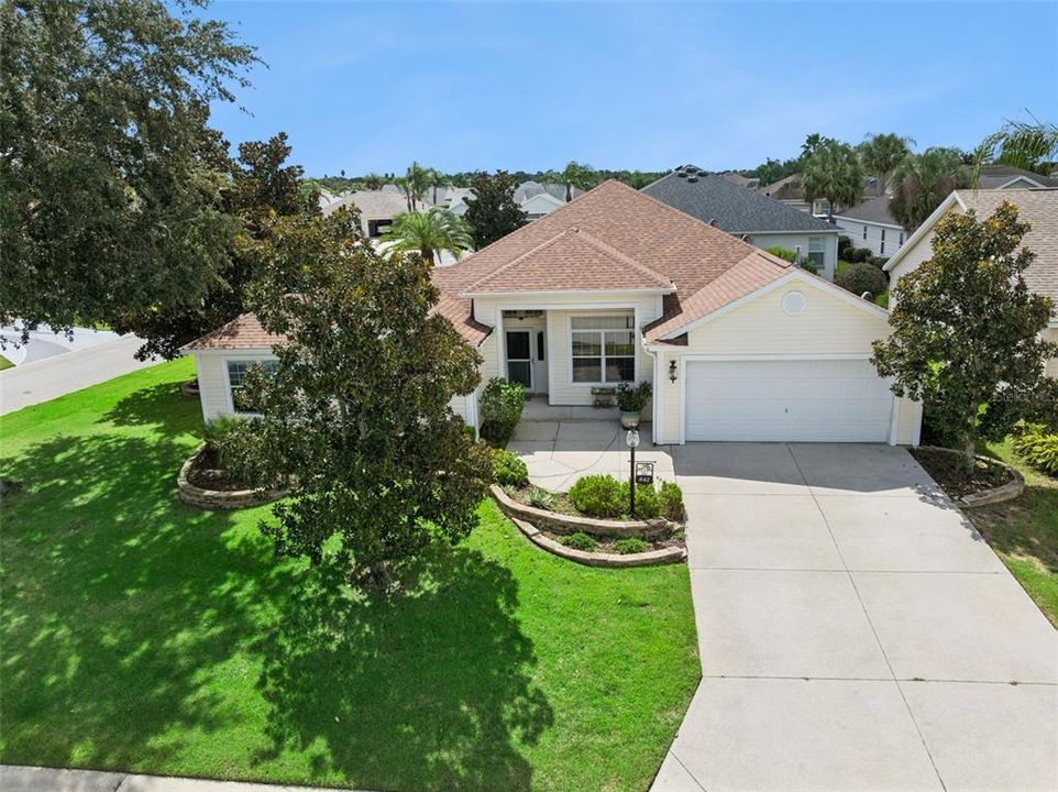 For Sale: $549,000 (3 beds, 3 baths, 2135 Square Feet)