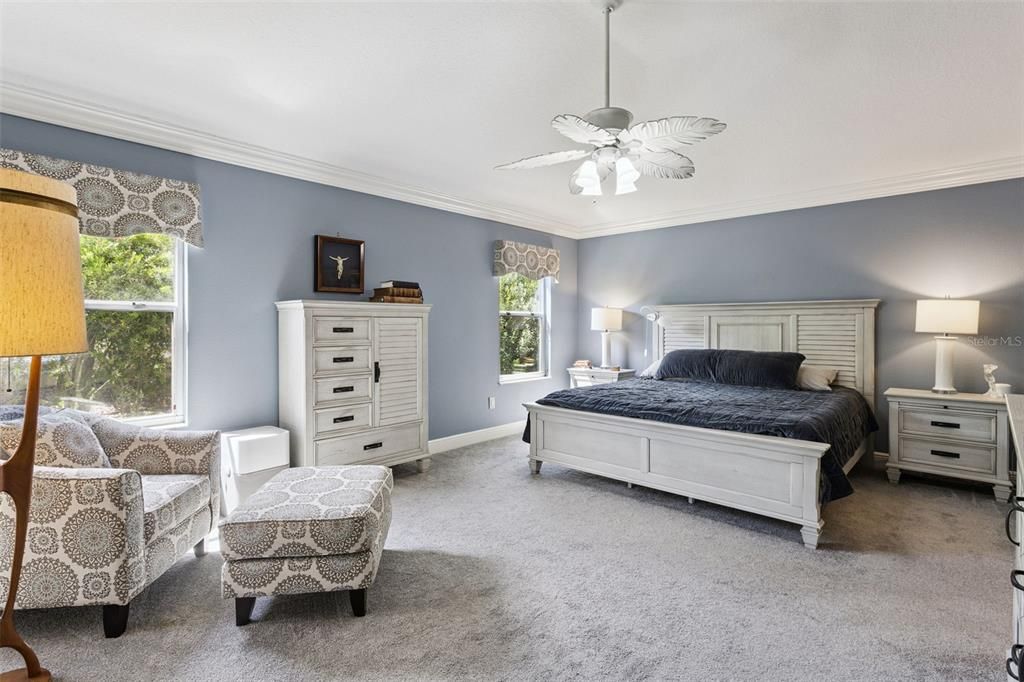 For Sale: $549,000 (3 beds, 3 baths, 2135 Square Feet)