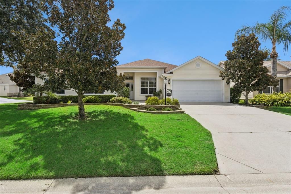 For Sale: $549,000 (3 beds, 3 baths, 2135 Square Feet)