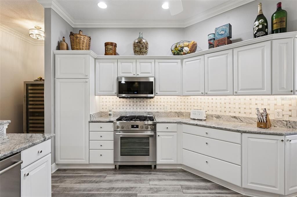 For Sale: $549,000 (3 beds, 3 baths, 2135 Square Feet)