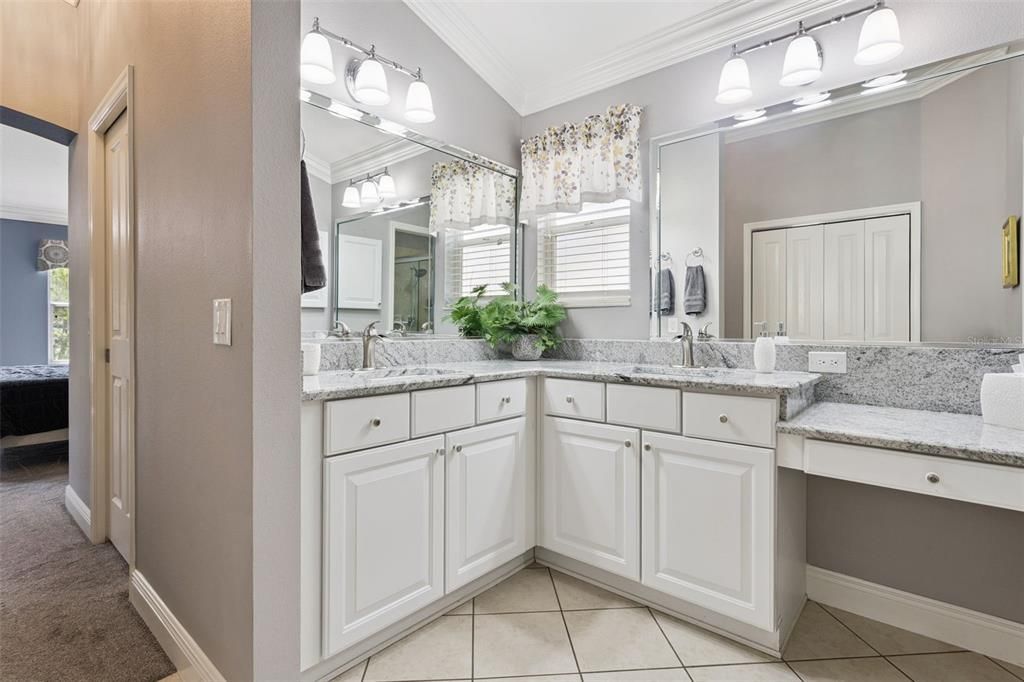 For Sale: $549,000 (3 beds, 3 baths, 2135 Square Feet)