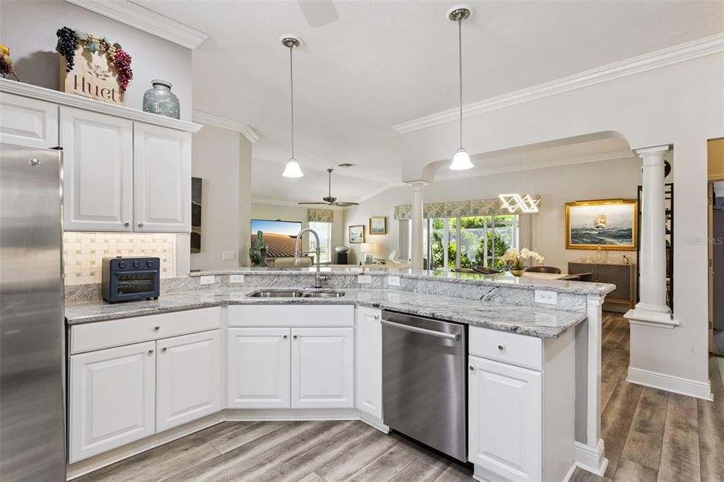 For Sale: $549,000 (3 beds, 3 baths, 2135 Square Feet)