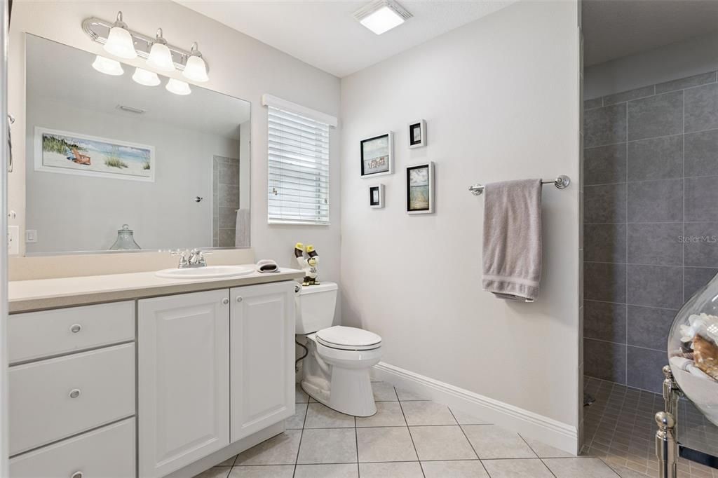 For Sale: $549,000 (3 beds, 3 baths, 2135 Square Feet)