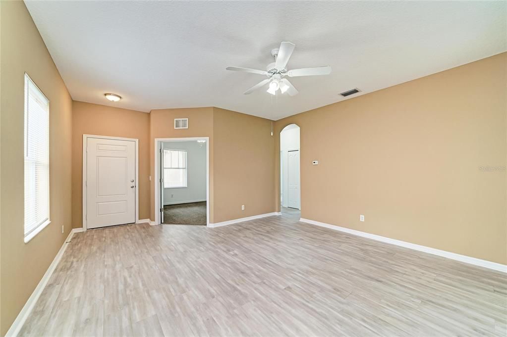 For Sale: $365,000 (3 beds, 2 baths, 1495 Square Feet)
