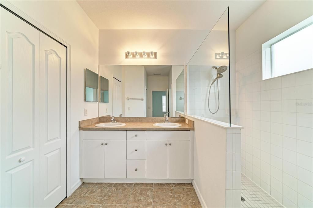 For Sale: $365,000 (3 beds, 2 baths, 1495 Square Feet)
