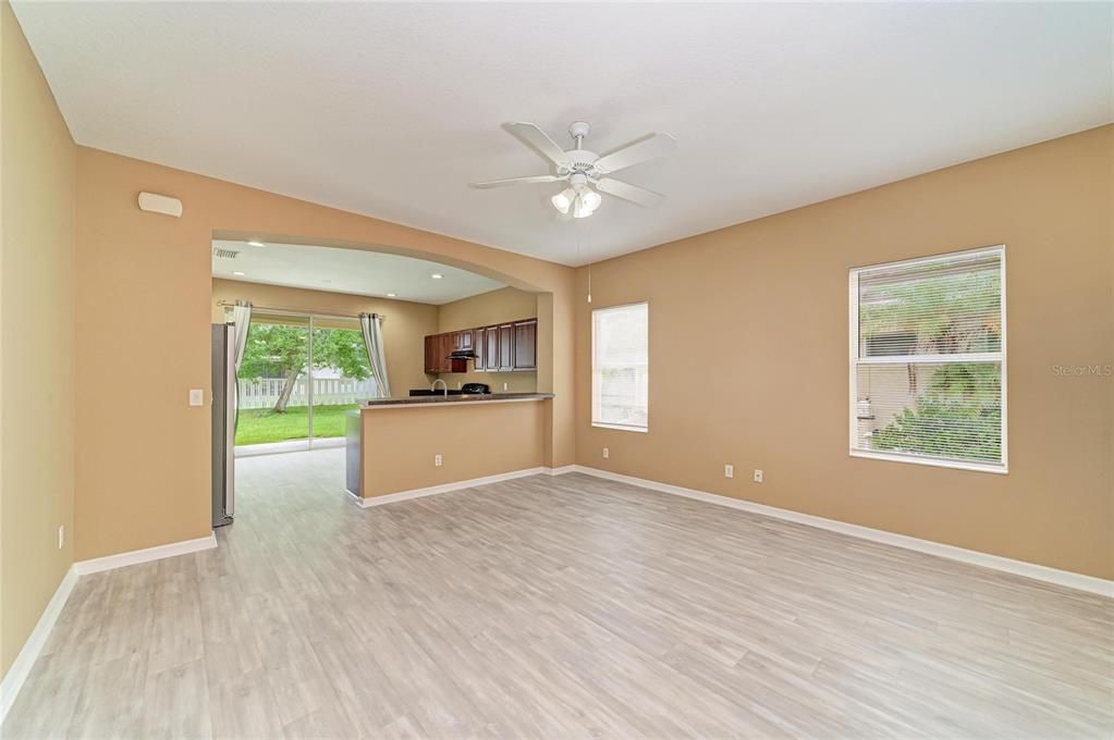 For Sale: $365,000 (3 beds, 2 baths, 1495 Square Feet)