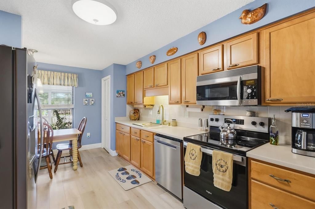 En Venta: $739,900 (3 camas, 2 baños, 1982 Pies cuadrados)