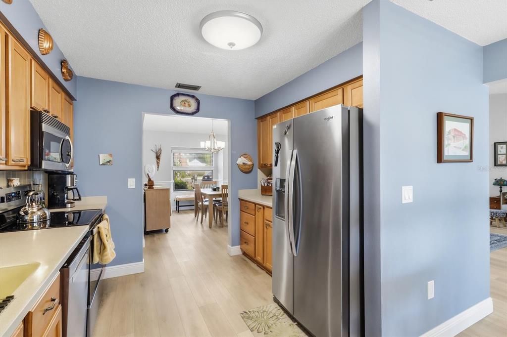 En Venta: $739,900 (3 camas, 2 baños, 1982 Pies cuadrados)