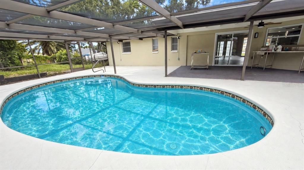 For Sale: $370,900 (3 beds, 2 baths, 1397 Square Feet)