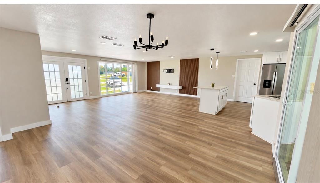 For Sale: $370,900 (3 beds, 2 baths, 1397 Square Feet)