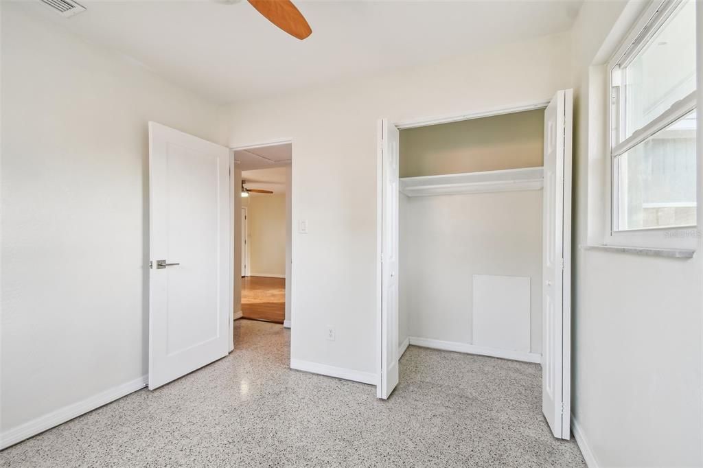 For Rent: $2,350 (2 beds, 1 baths, 908 Square Feet)