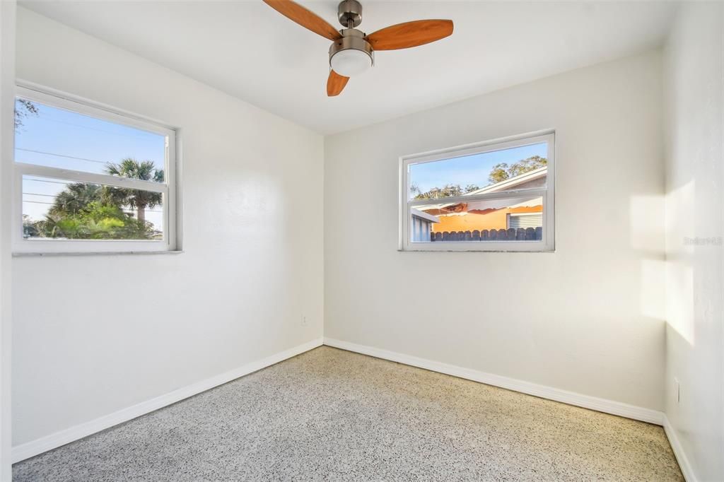 For Rent: $2,350 (2 beds, 1 baths, 908 Square Feet)