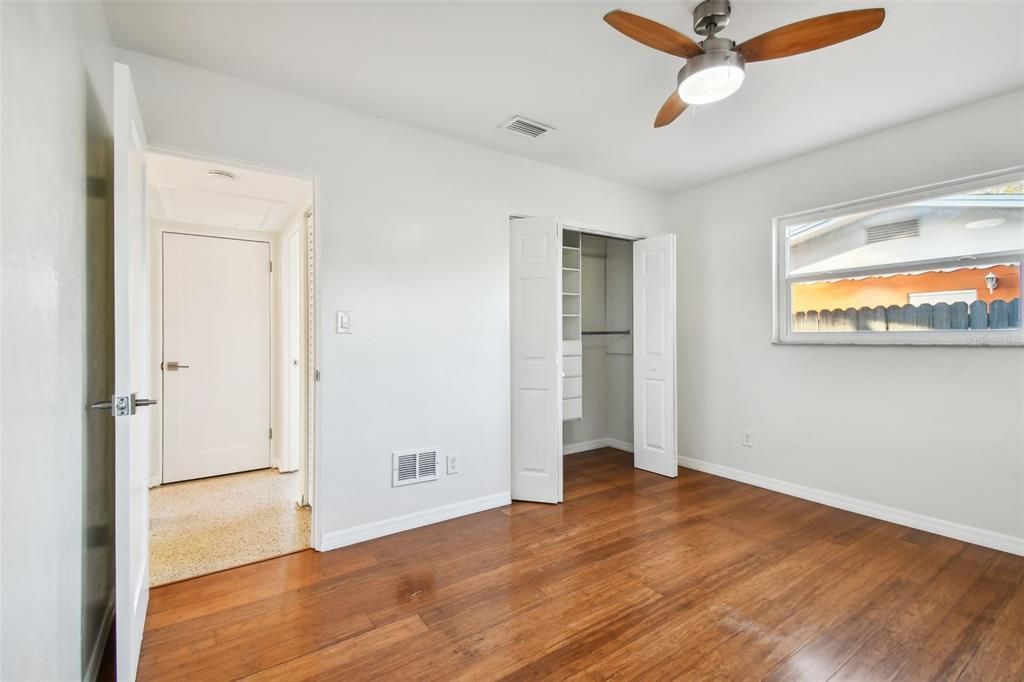 For Rent: $2,350 (2 beds, 1 baths, 908 Square Feet)
