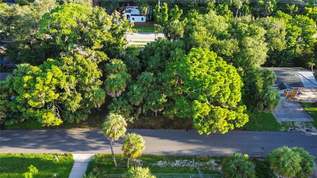 На продажу: $299,000 (0.42 acres)