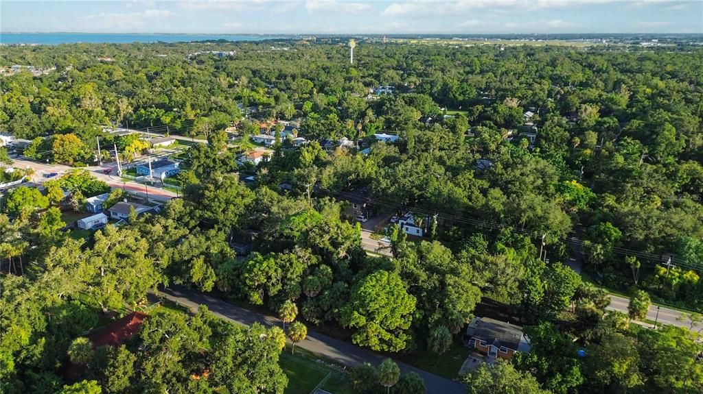 На продажу: $299,000 (0.42 acres)