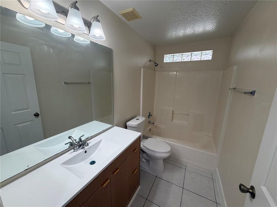 В аренду: $2,250 (3 спален, 2 ванн, 1243 Квадратных фут)