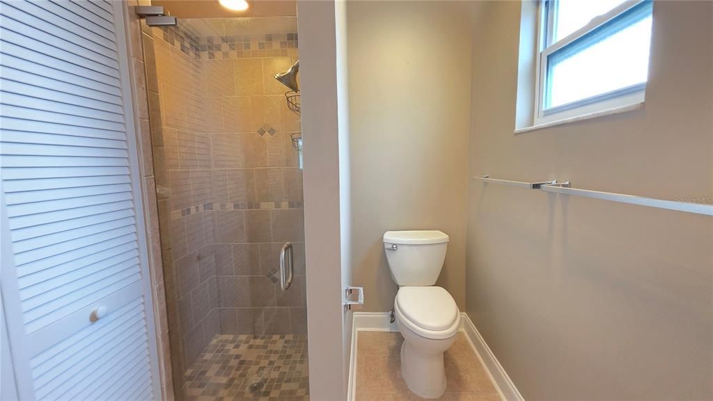 На продажу: $195,000 (2 спален, 2 ванн, 1078 Квадратных фут)