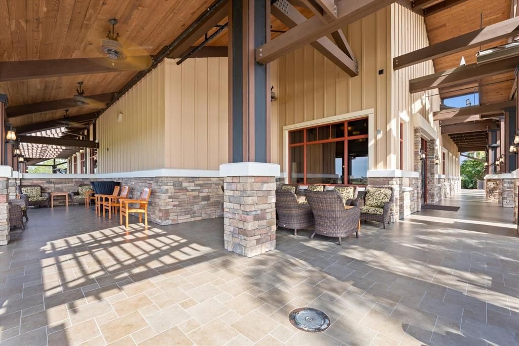 For Sale: $579,000 (2 beds, 2 baths, 1977 Square Feet)