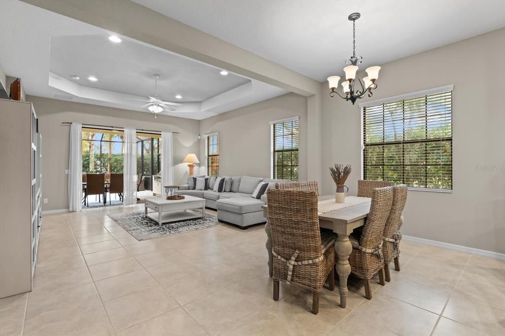 For Sale: $579,000 (2 beds, 2 baths, 1977 Square Feet)