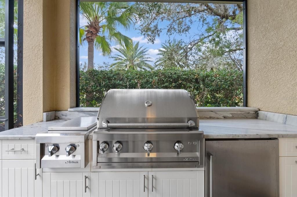 For Sale: $579,000 (2 beds, 2 baths, 1977 Square Feet)