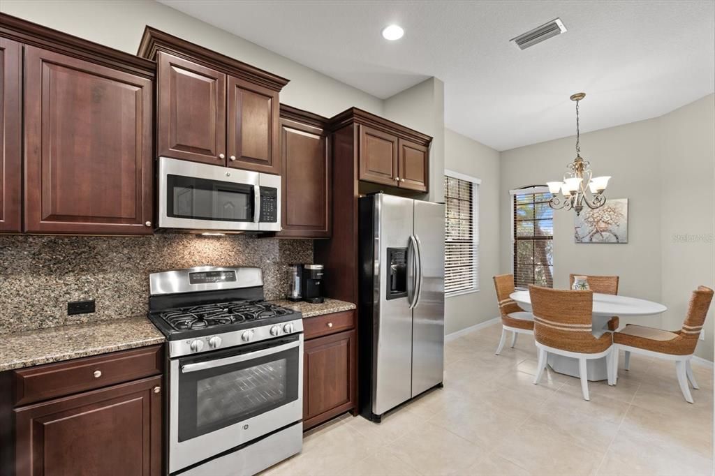 For Sale: $579,000 (2 beds, 2 baths, 1977 Square Feet)