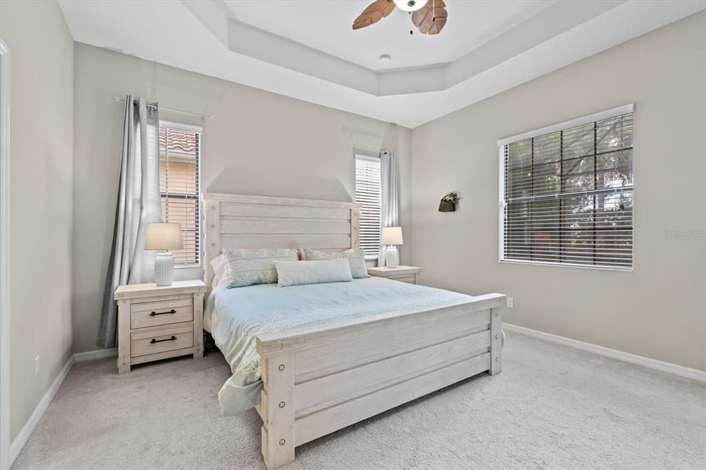 For Sale: $579,000 (2 beds, 2 baths, 1977 Square Feet)