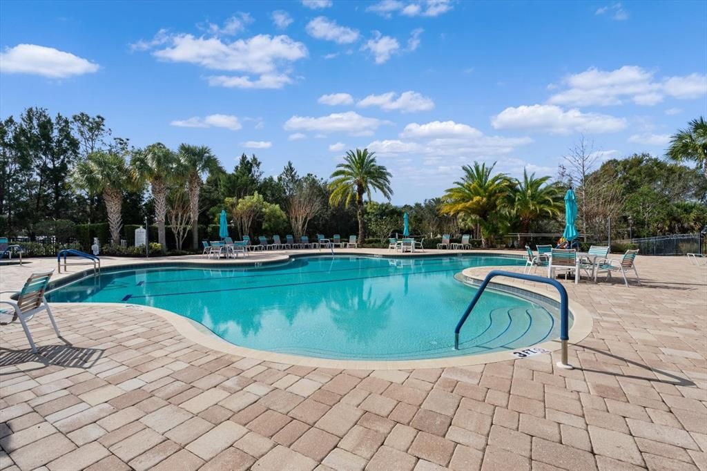 For Sale: $579,000 (2 beds, 2 baths, 1977 Square Feet)