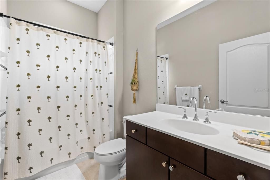 For Sale: $579,000 (2 beds, 2 baths, 1977 Square Feet)
