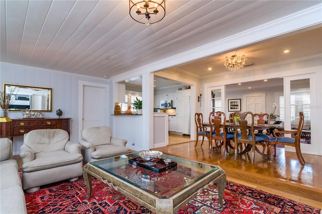 En Renta: $8,500 (4 camas, 2 baños, 2344 Pies cuadrados)