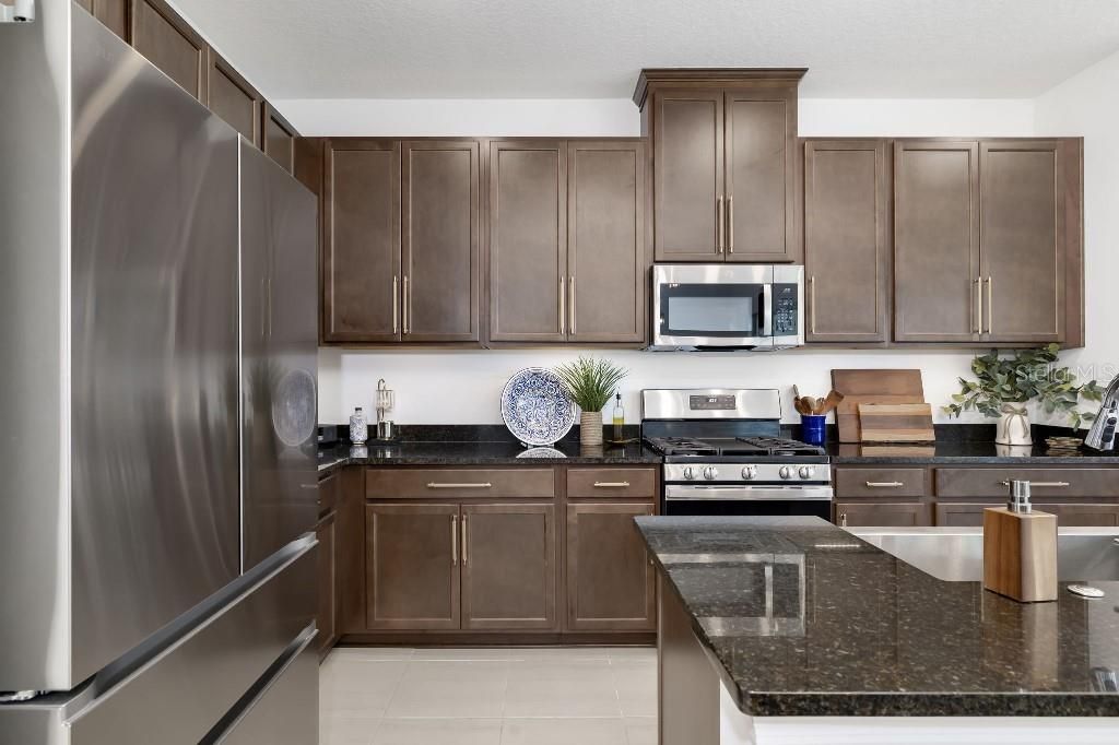 En Venta: $1,099,000 (6 camas, 4 baños, 4195 Pies cuadrados)