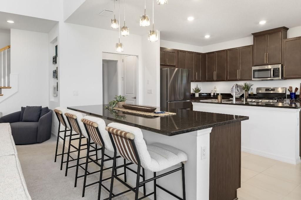 En Venta: $1,099,000 (6 camas, 4 baños, 4195 Pies cuadrados)