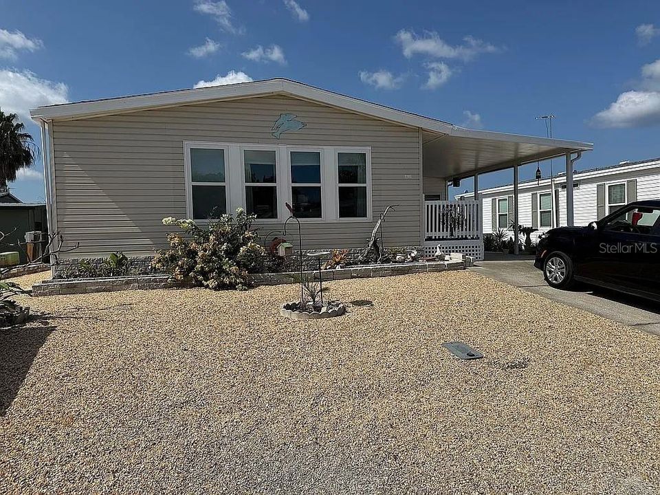 For Sale: $189,500 (2 beds, 2 baths, 1144 Square Feet)
