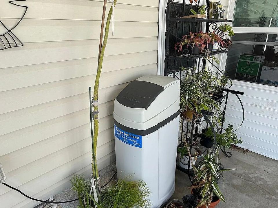For Sale: $189,500 (2 beds, 2 baths, 1144 Square Feet)
