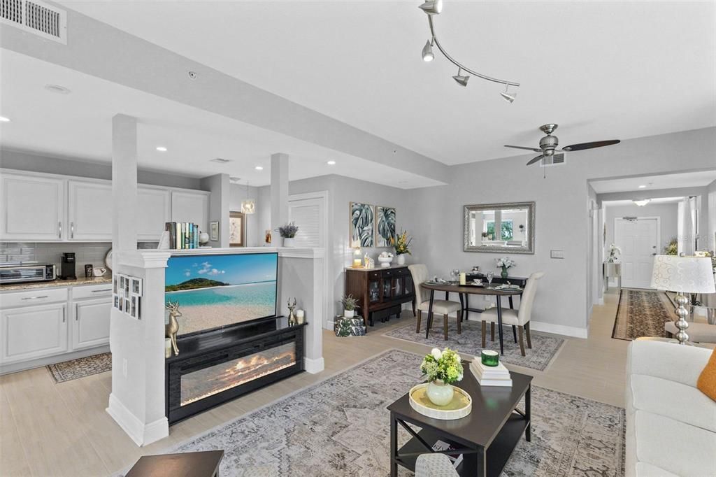 For Sale: $330,000 (1 beds, 2 baths, 1247 Square Feet)
