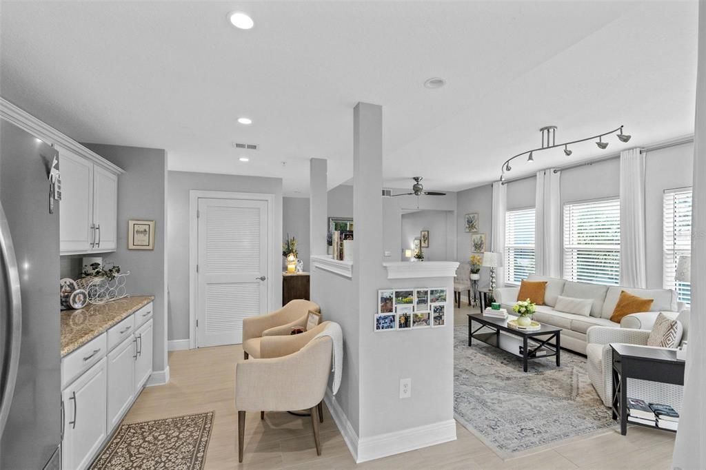 For Sale: $330,000 (1 beds, 2 baths, 1247 Square Feet)