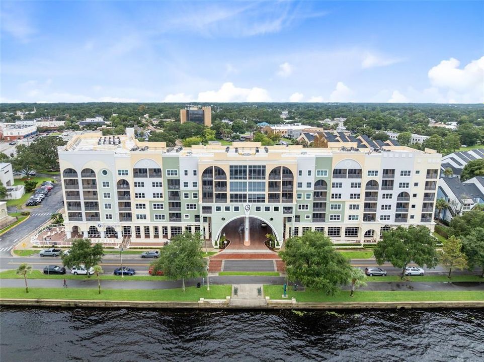 For Sale: $330,000 (1 beds, 2 baths, 1247 Square Feet)