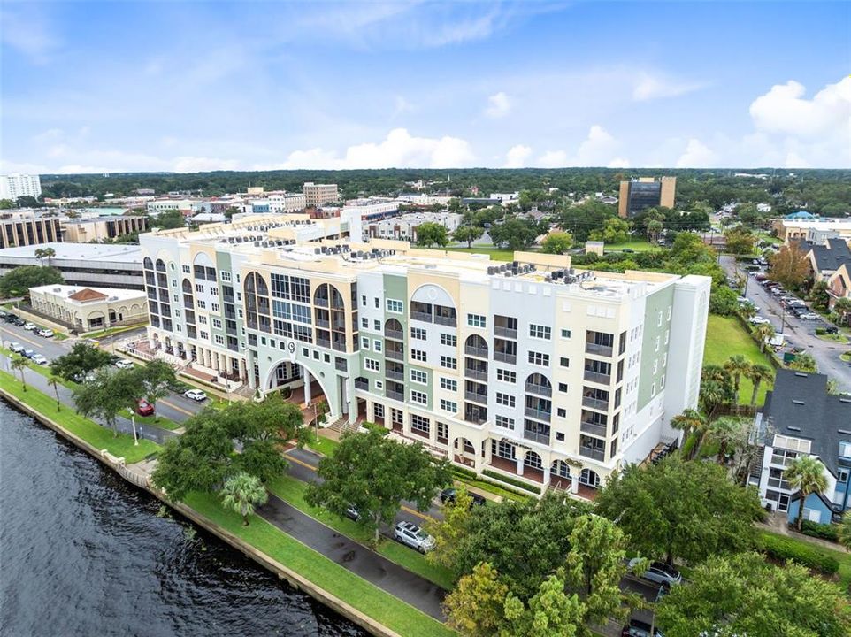 For Sale: $330,000 (1 beds, 2 baths, 1247 Square Feet)